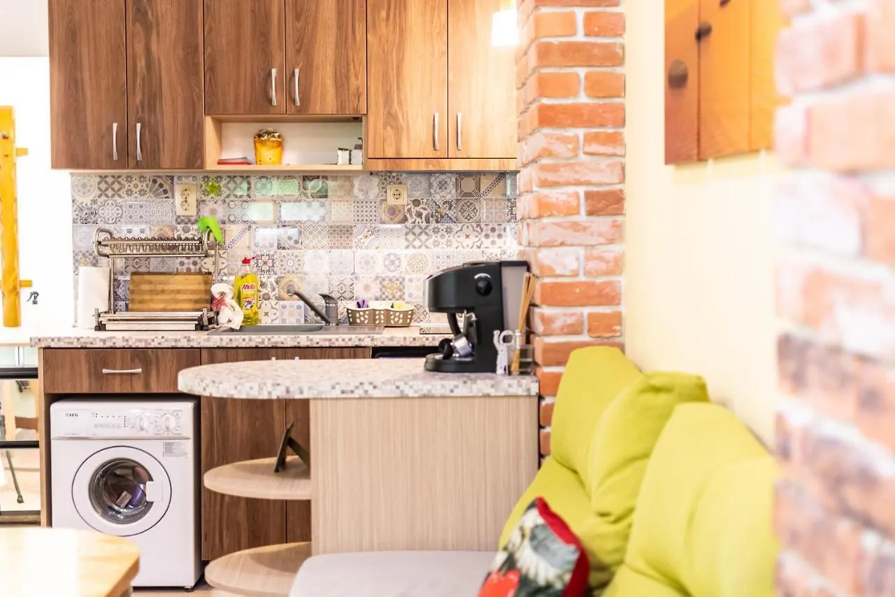 Barcelona Colorful Central Studio W Green Backyard Sofia Apartament